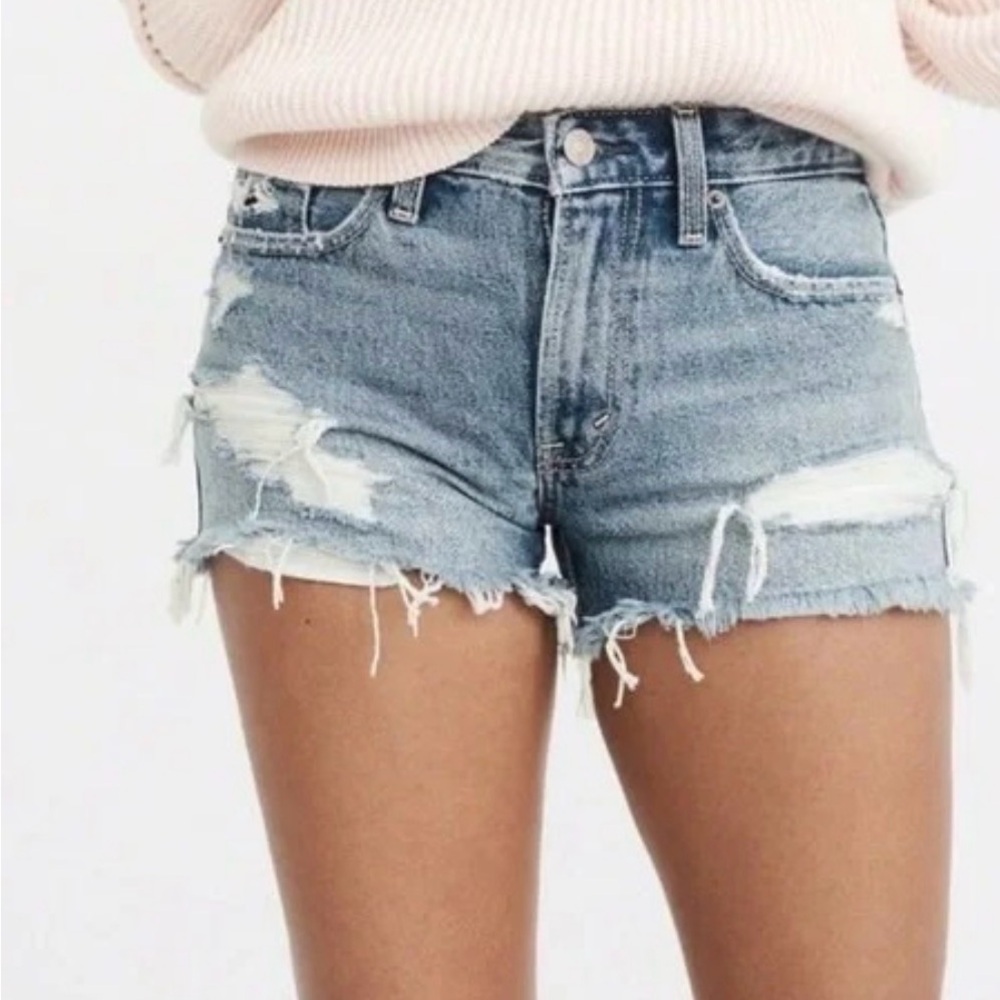 Abercrombie & Fitch Light Wash Harper Low Rise Cut Off Shorts 4 / 27